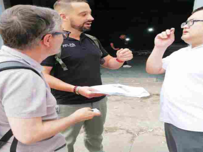 スペインの顧客がケルイデ工場を訪問し、セルフダンピング式清掃機を現地発注